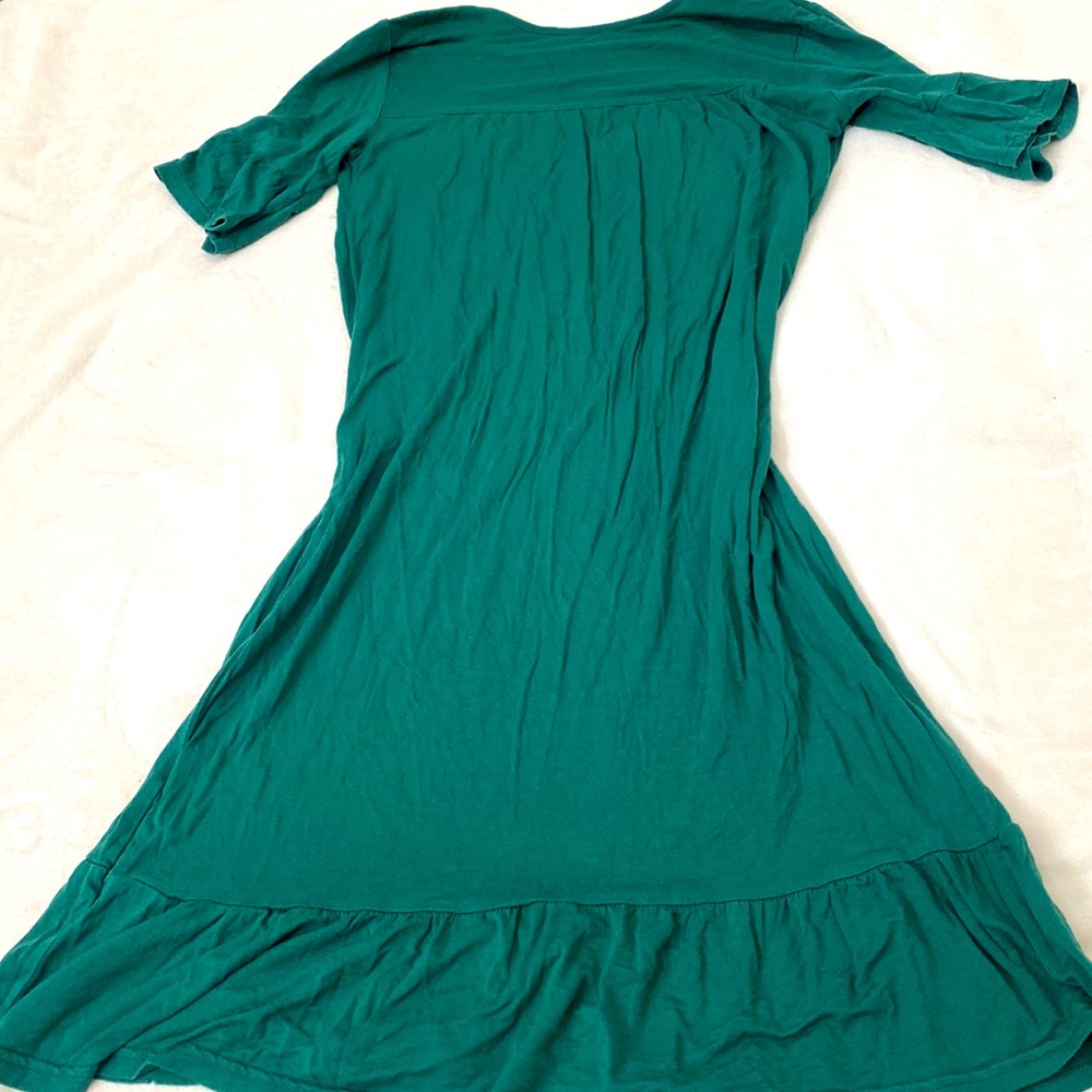 Green night gown